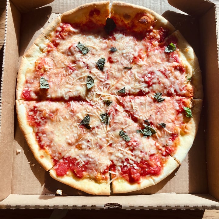 review photo of Organika Kitchen Southport Margarita Pizza shared by @ega108 on 14 May 2020 - review