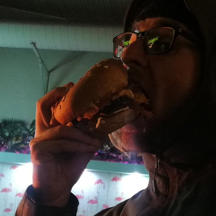 photo of Vegan Beat Athens Big Boss Burger shared by @simpaties on  26 Jun 2022 - review