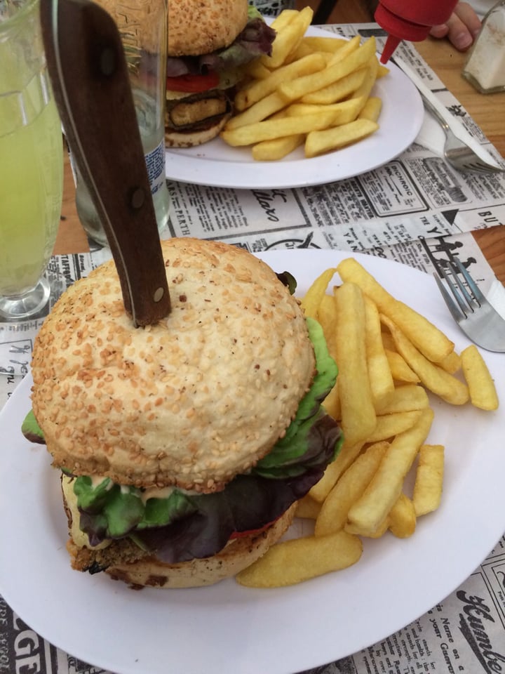 review photo of Suculenta Sangucheria Vegana Hamburguesa K-pop shared by @svderu on 19 Feb 2020 - review