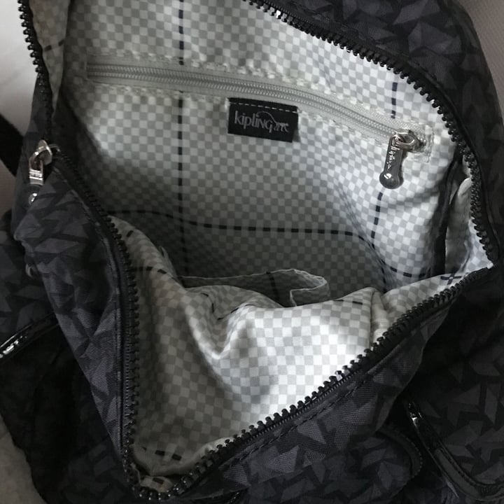 photo of Kipling mochila shared by @anaribas on  08 May 2022 - review