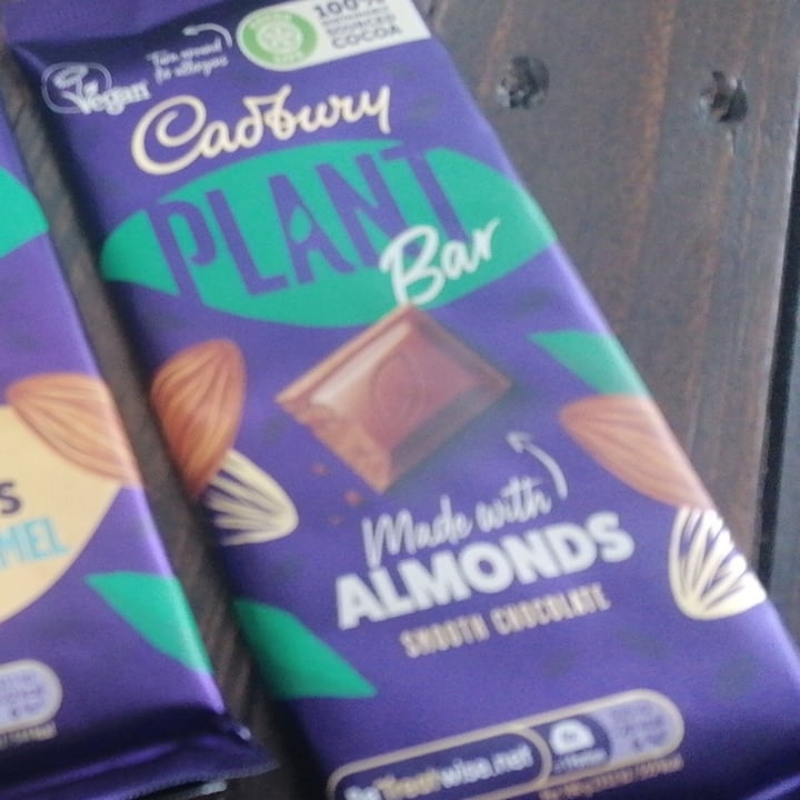 photo of Cadbury Almond shared by @rushisushi7 on  13 Sep 2022 - review