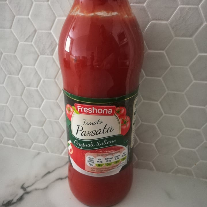 photo of Freshona Tomato in bottle shared by @soniabbb on  11 Apr 2022 - review