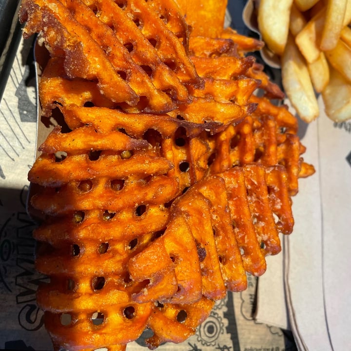 photo of Swing Kitchen sweet potato fries shared by @smileypotato on  31 Jul 2021 - review