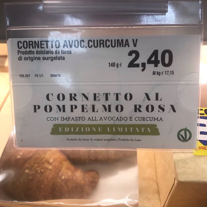photo of  Esselunga Cornetto al pompelmo rosa con impasto all’ avocado e curcuma shared by @rebeljana on  20 Jun 2021 - review