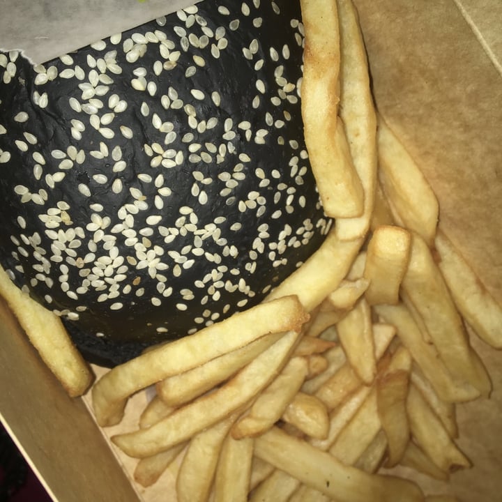 review photo of Williamsburg Burger Bar Not Willy shared by @catabuffarini on 09 Jun 2021 - review