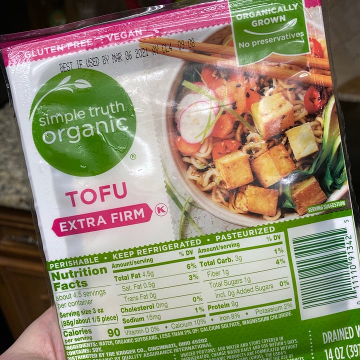 photo of Simple Truth Organic Tofu Extra Firm shared by @maggieglazier on  14 Jan 2021 - review