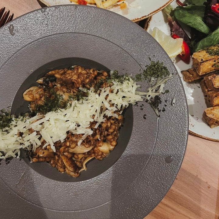 review photo of Am I Addicted - Pottery Studio & V Cafe Doenjang Truffle Risotto shared by @desamber on 28 Jun 2022 - review