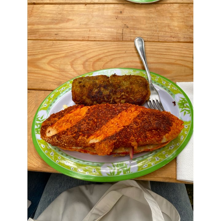 review photo of Tianguis Orgánico Bosque de agua Pambazo vegano con tortita de plátano shared by @annacondobleene on 16 Aug 2022 - review