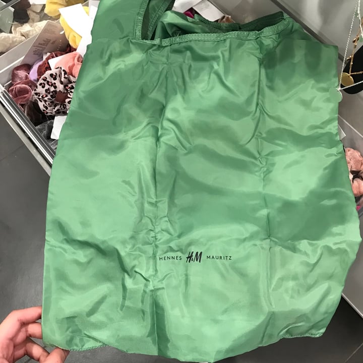 photo of H&M Reusable Shopper shared by @iraghad on  18 May 2021 - review