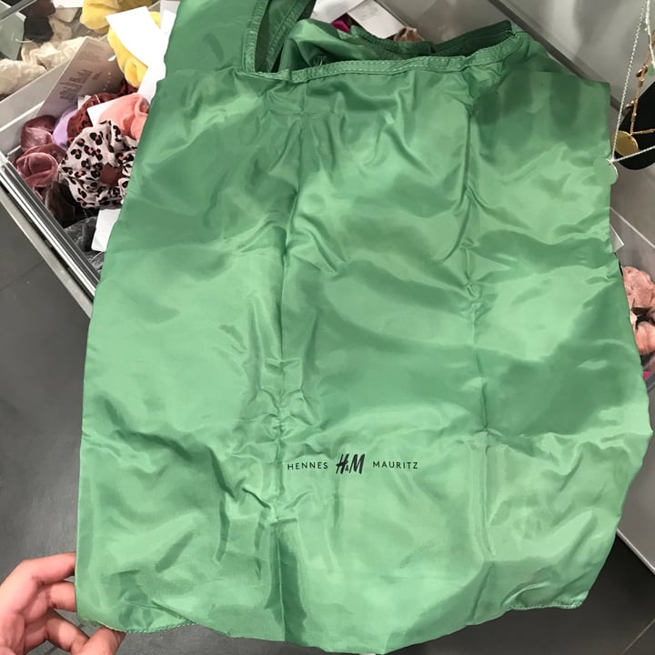 review photo of H&M Reusable Shopper shared by @iraghad on 18 May 2021 - review