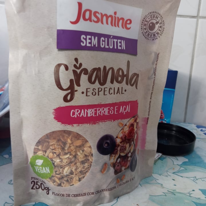 review photo of granola jasmine Granola Especial Cramberries E Açaí shared by @adria04 on 20 Jun 2022 - review