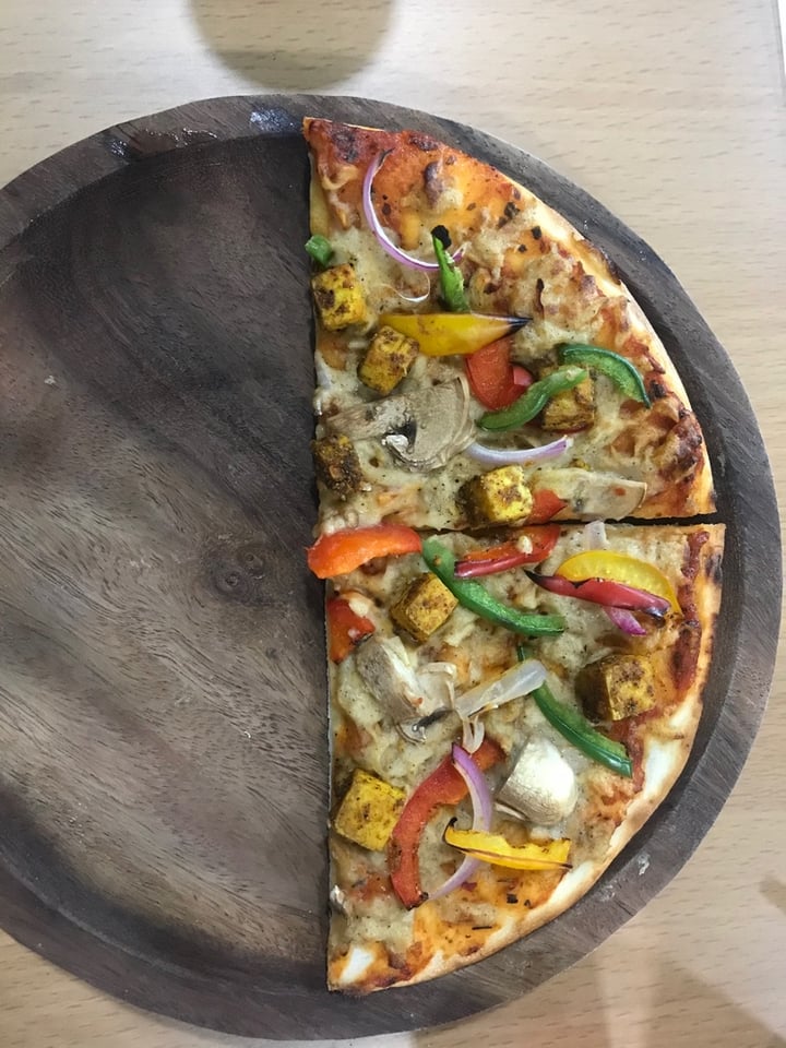 photo of Elysian Delights Tofu Masala Pizza shared by @arnabghosh on  11 Jan 2020 - review