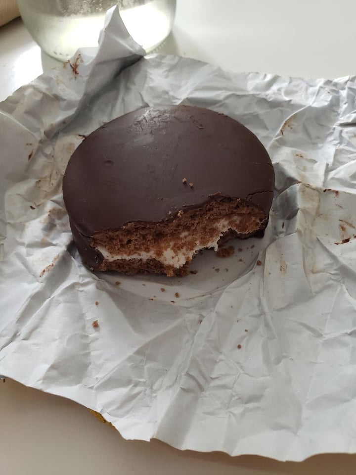review photo of Green & Veggie Alfajor Vegano relleno de Menta shared by @mickd on 12 Nov 2019 - review