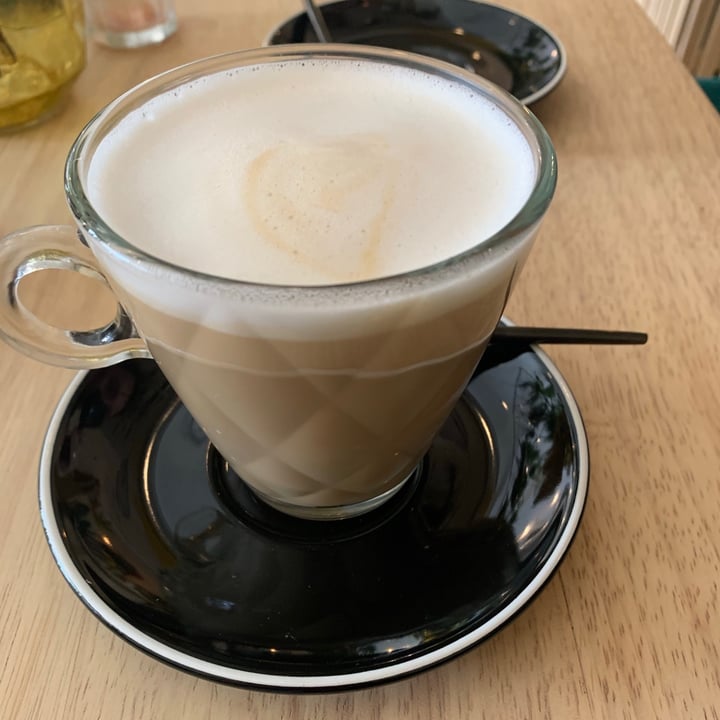 review photo of Lexi's Healthy Eatery Latte with almond milk shared by @bookelly8 on 31 Jan 2021 - review