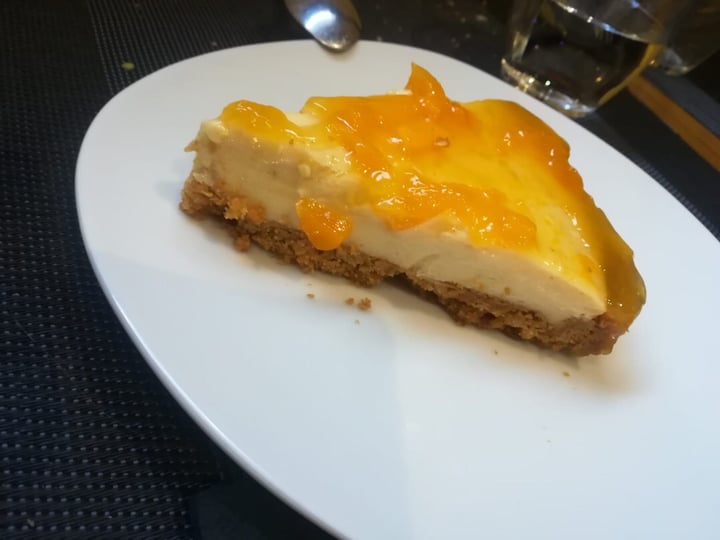 review photo of Black Salad Tarta de queso vegana al melocotón shared by @alicia9 on 09 Aug 2019 - review