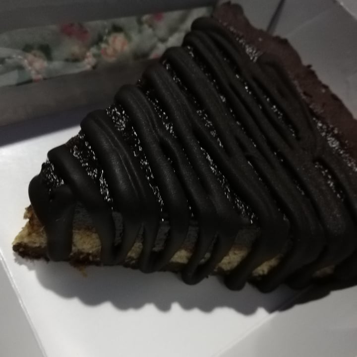 photo of SweetFran Tarta de Dátiles y Chocolate shared by @javimayorga on  08 May 2020 - review