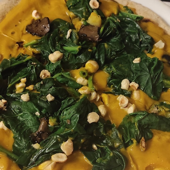review photo of La Colubrina Focaccia Con Crema Di Zucca, Spinaci Aglio E Olio, Scaglie Di Tartufo Nero shared by @cocca90 on 29 Nov 2022 - review
