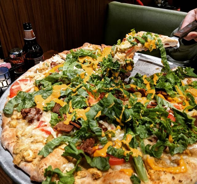 Photo of the dish “Beyond cheeseburger pizza”