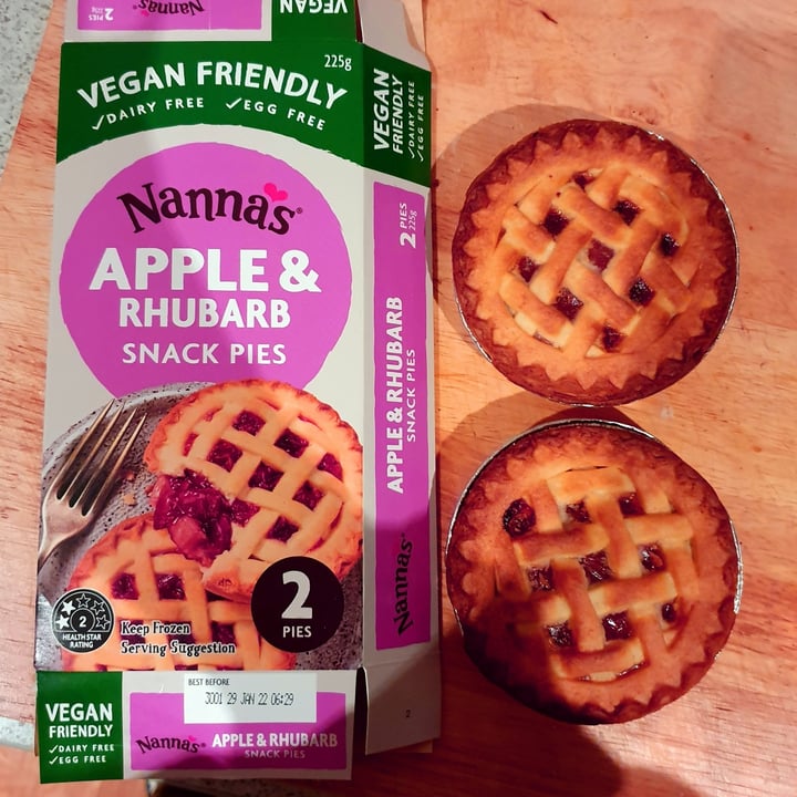 photo of Nanna’s Apple and Rhubarb Snack Pies shared by @princessleia on  26 Apr 2020 - review