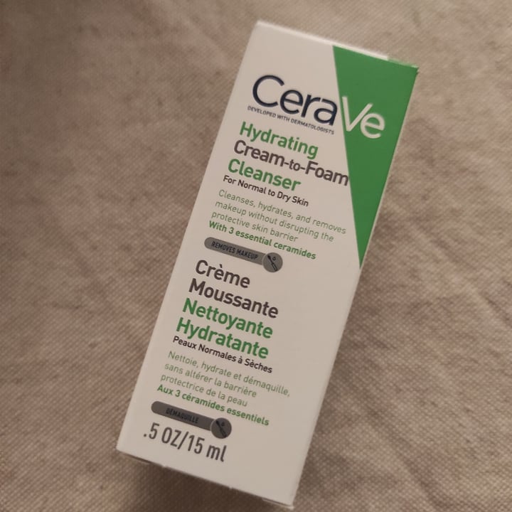 photo of CeraVe Hydrating cream-to-foam cleanser shared by @solecola28 on  15 May 2022 - review