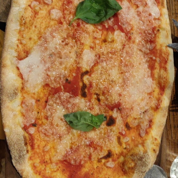 review photo of Zizzi Vegan margarita pizza shared by @thefunkychick on 09 Feb 2022 - review