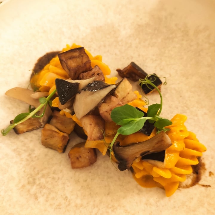 photo of La Nicchia nel Sasso Osteria Contemporanea Fusilloni con datterino giallo melanzane e funghi shared by @maryd9 on  23 Mar 2022 - review