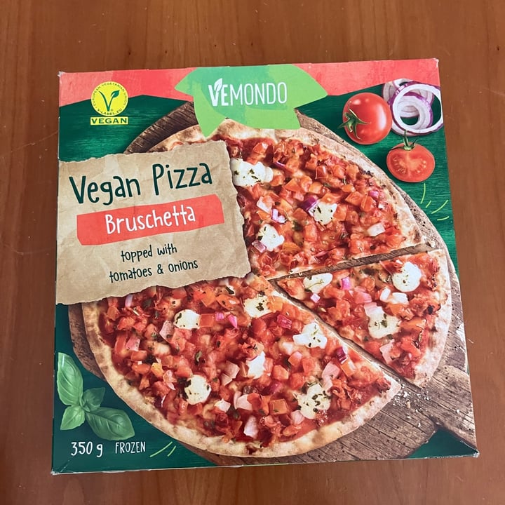 photo of Vemondo Pizza Bruschetta Con Pomodoro E Cipolla shared by @ayssela on  09 Sep 2022 - review