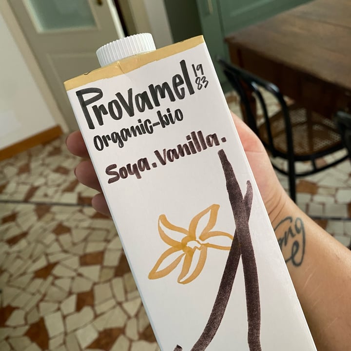 photo of Provamel Bevanda di Soia e Vaniglia shared by @veronicadeangelis13 on  02 Jul 2022 - review