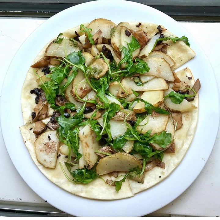 photo of Peacefood Roasted potatoes pizza shared by @veganfoodcrazy on  28 Sep 2020 - review