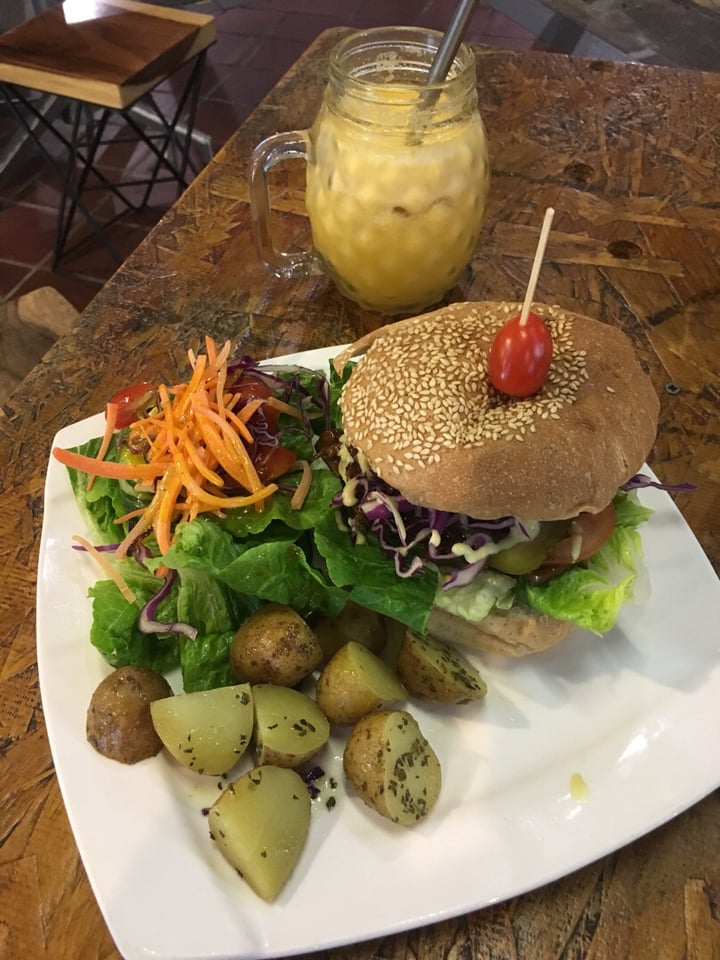photo of Well Dressed Salad Bar PowWowBao Burger shared by @chuchuliette on  01 Sep 2019 - review