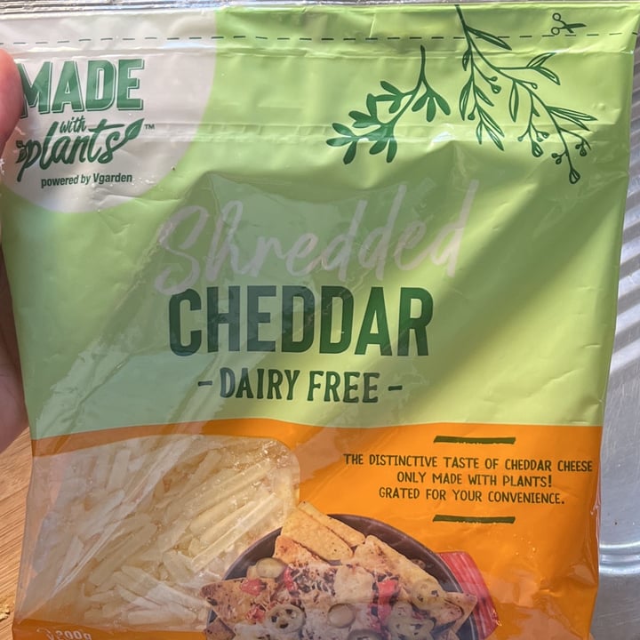 photo of Made With Plants Dairy Free Shredded Cheddar  shared by @annabacce on  26 Jul 2022 - review