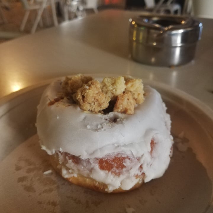 photo of Scoop 'n Dough Apple Crumble donut shared by @sarahconlacca on  05 Mar 2022 - review