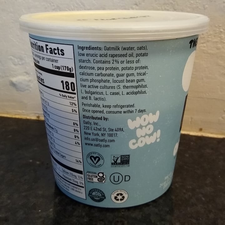 review photo of Oatly Oatgurt Plain shared by @ialarmedalien on 25 Aug 2021 - review