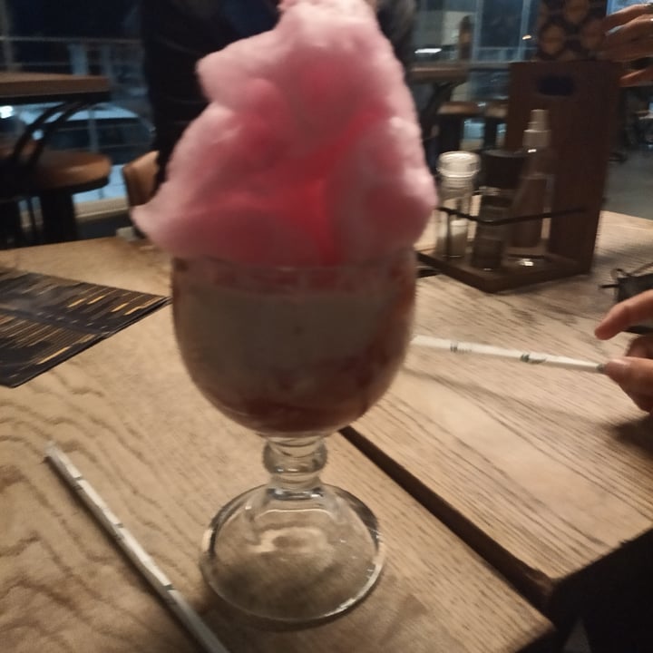 review photo of Hudsons, The Burger Joint (Muizenberg) Candyfloss Strawberry Vegan Milkshake shared by @rainjasmine on 19 Oct 2021 - review