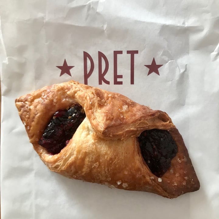 photo of Pret A Manger Very Berry Croissant shared by @appleappleamanda on  29 Jun 2020 - review