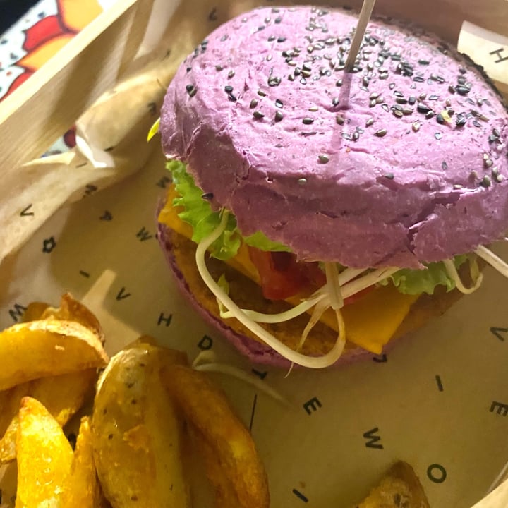 photo of Flower Burger Cherry Bomb shared by @sara0710 on  13 Sep 2022 - review