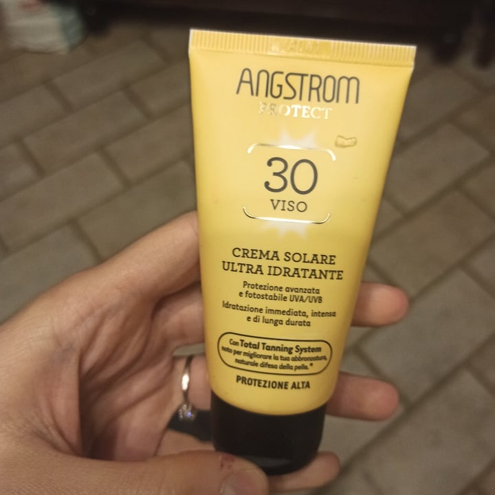photo of Angstrom Crema solare Ultra Idratante SPF30 shared by @sofipanfi97 on  01 Dec 2021 - review
