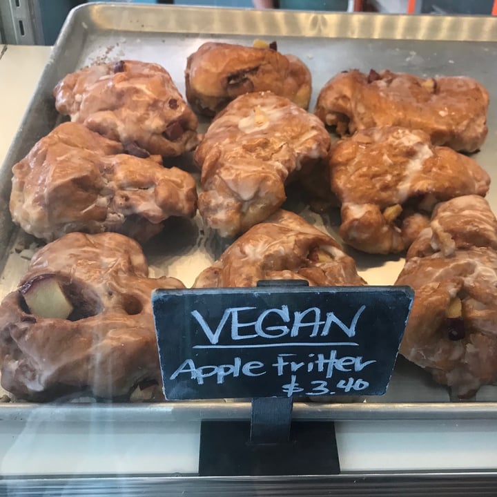 photo of Empire Donuts View Street Vegan apple fritter shared by @vegan4lyfe on  10 Sep 2020 - review