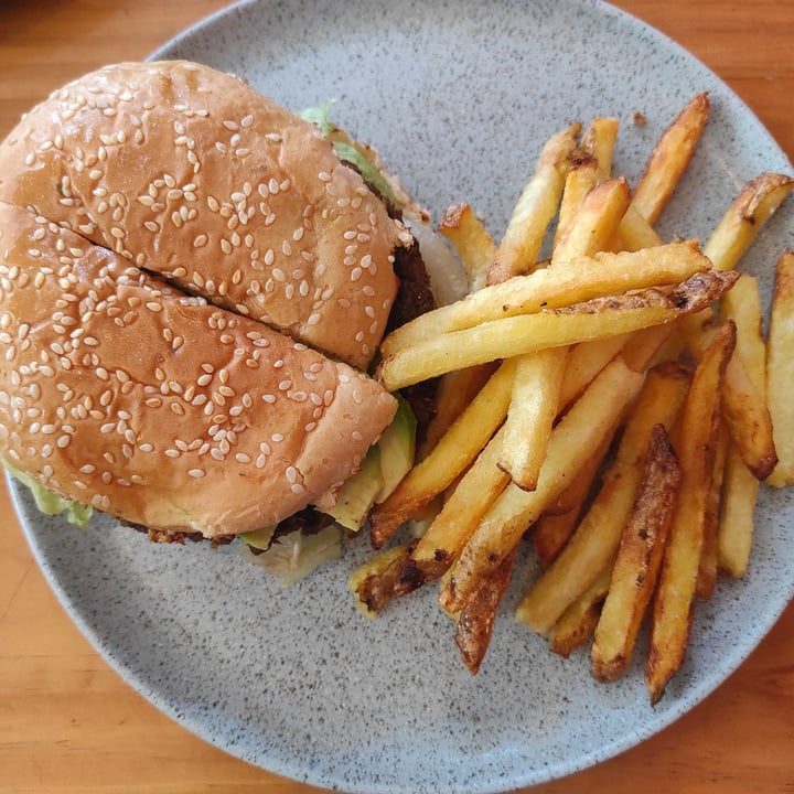 photo of Cocina Natural Hamburguesa Campechana Vegana shared by @lachicadelmaiz on  04 Feb 2022 - review