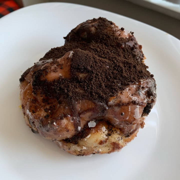 review photo of MACHINO DONUTS Oreo Fritter shared by @annacres on 04 Apr 2022 - review