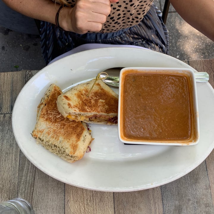 photo of Blossom Grilled Cheese & Soup shared by @cayo on  01 Aug 2021 - review