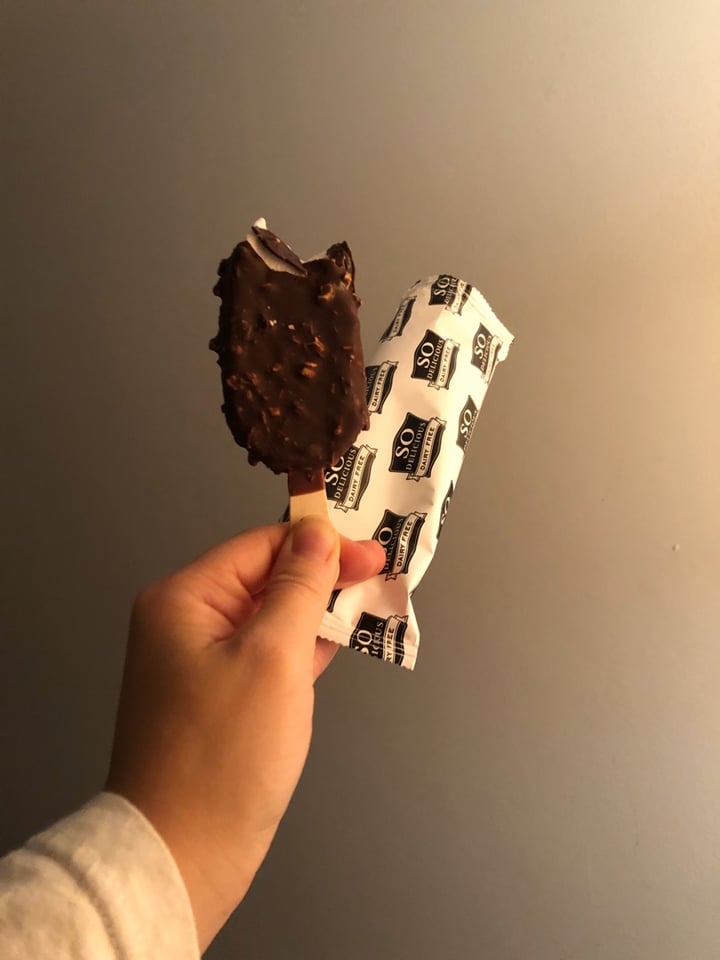 photo of So Delicious Dairy Free Dipped Vanilla Bean Coconutmilk Ice Cream Bar shared by @maranda on  13 Oct 2019 - review