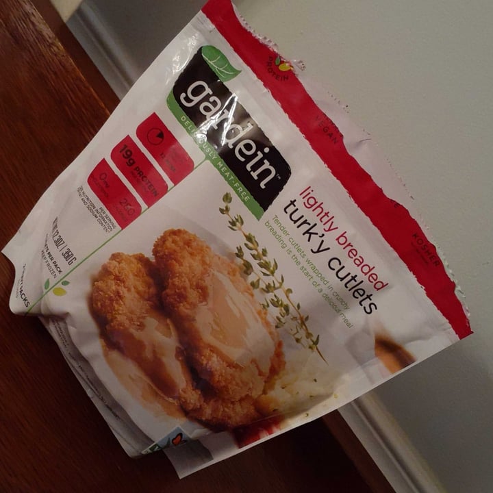 photo of Gardein Lightly Breaded Turky Cutlets shared by @heartartichokehearts on  28 Jan 2022 - review