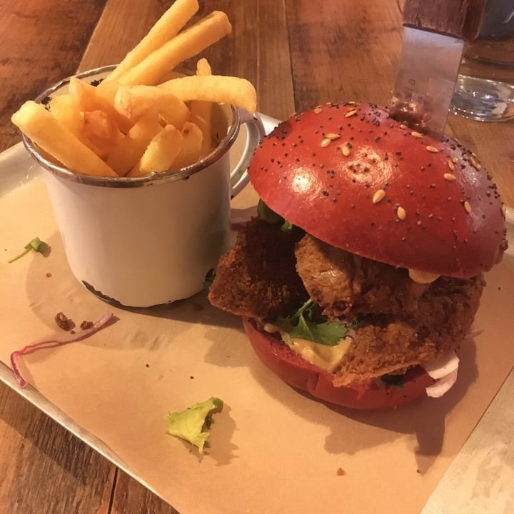 photo of BrewDog Lothian Road Vegan Clucky shared by @lindadoesvegan on  04 Aug 2020 - review