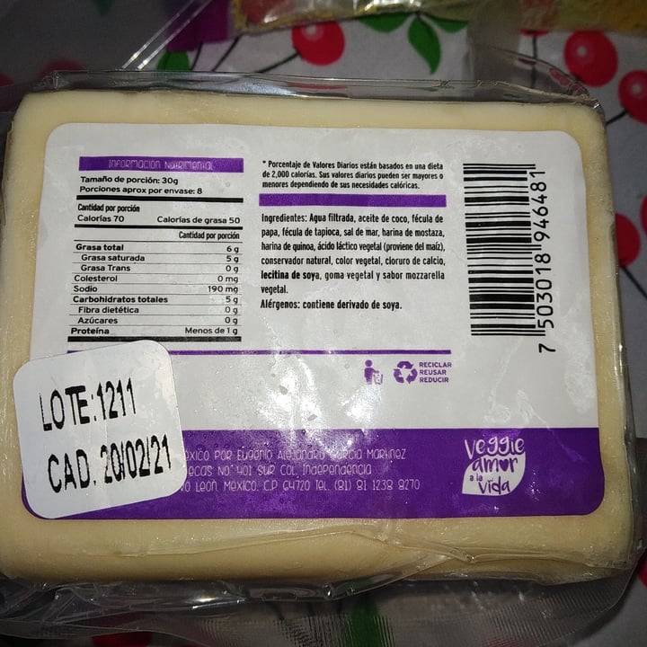 photo of Veggie Amor a la Vida Alternativa de queso estilo mozzarella shared by @sadnohe on  29 Dec 2020 - review
