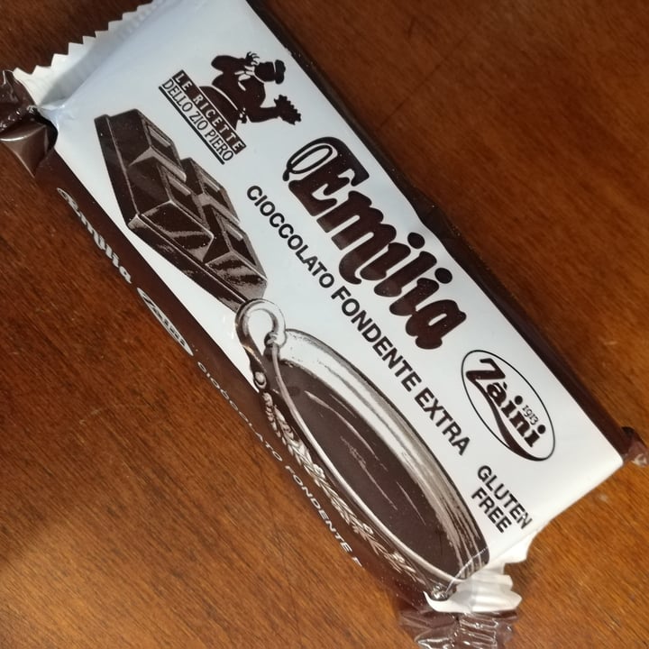 review photo of Emilia Cioccolata fondente extra shared by @giu84lia on 13 Apr 2022 - review