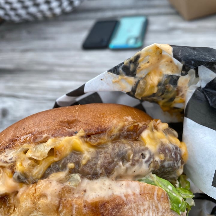 photo of Dutch's Burger shared by @smmpurple66 on  17 Sep 2021 - review