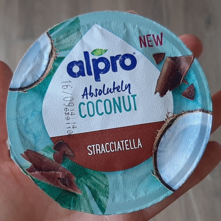 photo of Alpro Absolutely Coconut Stracciatella shared by @zetasimo83 on  27 Sep 2022 - review