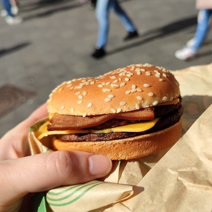 photo of Burger King Leicester Square Plant-based Bacon Double Cheeze XL shared by @sopheen on  20 Apr 2022 - review