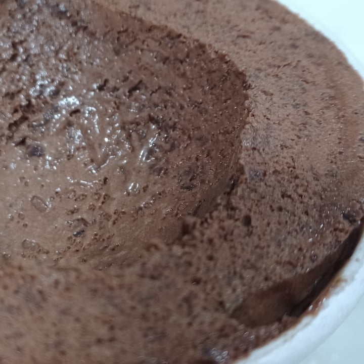 photo of Bacio di latte Sorvete de Chocolate com Pedaços de Chocolate shared by @michelleciascavegan on  29 May 2022 - review